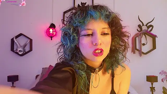 Sweet Chaos online show from 18, 11, 2025