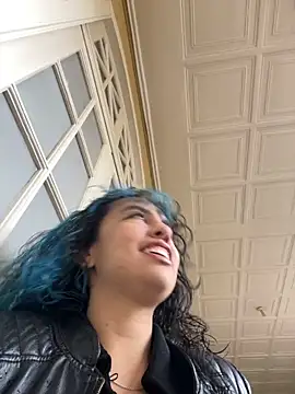 Sweet Chaos online show from 3, 3, 2025