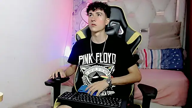 johnny cagee online show from 19, 12, 2025