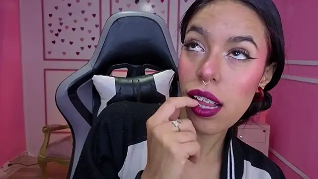 stephania t online show from 12, 11, 2025