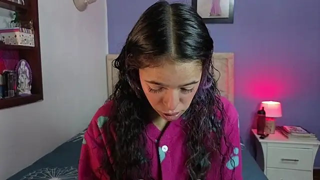 stephania t online show from 7, 4, 2026