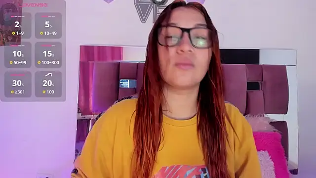 Snapshot of Alba_Grey chatting on 24, 11, 2025 Alba Grey online show from 24, 11, 2025