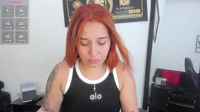 Snapshot of Alba_Grey chatting on 25, 10, 2025 Alba Grey online show from 25, 10, 2025