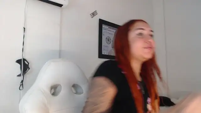 Snapshot of Alba_Grey chatting on 4, 11, 2025 Alba Grey online show from 4, 11, 2025