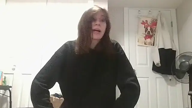 Snapshot of TheSexiest2025 chatting on 5, 3, 2025 TheSexiest2025 online show from 5, 3, 2025