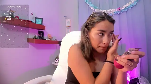  Sophie  miller online show from 18, 4, 2026