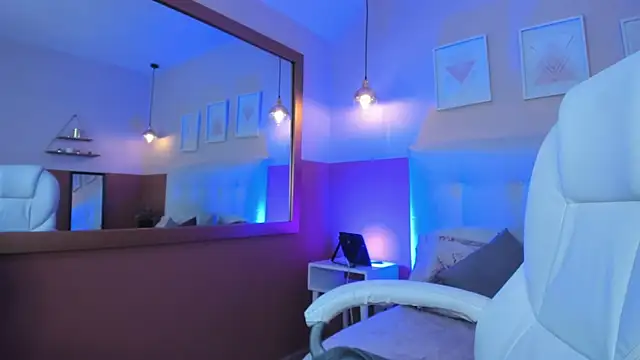  Sophie  miller online show from 26, 3, 2026