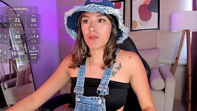 Sophie  miller online show from 4, 6, 2026