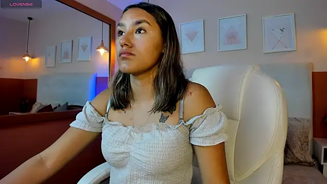  Sophie  miller online show from 11, 4, 2026