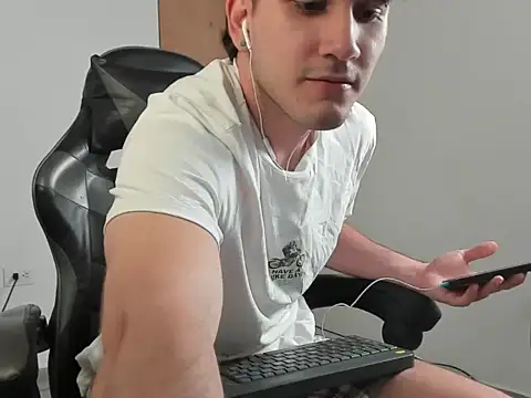 leo030809 online show from 22, 4, 2026
