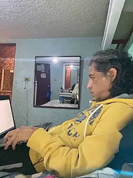 Effyvice13 online show from 23, 9, 2025