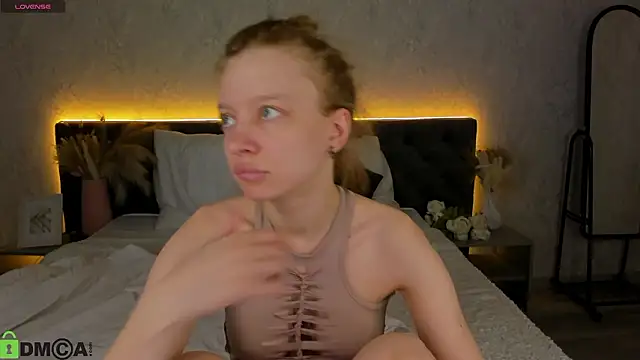 Michelle Blond online show from 7, 3, 2026