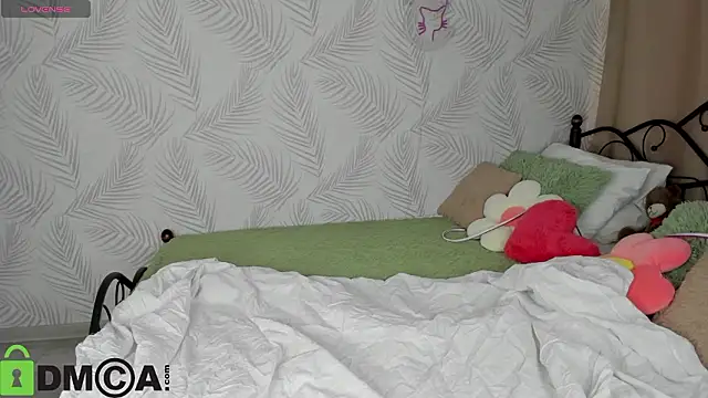 Michelle Blond online show from 19, 2, 2026