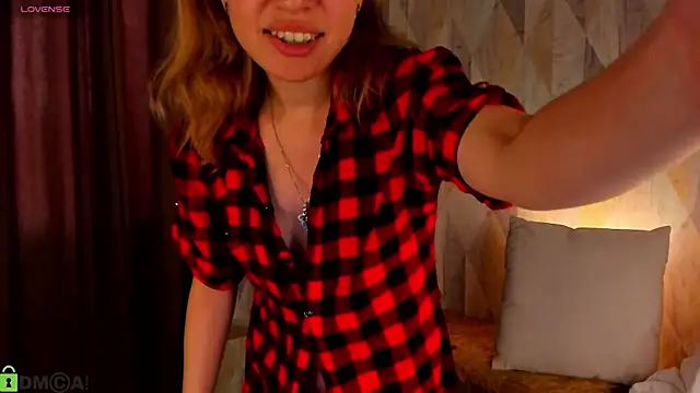 Snapshot of Michelle_Blond chatting on 8, 6, 2026 Michelle Blond online show from 8, 6, 2026