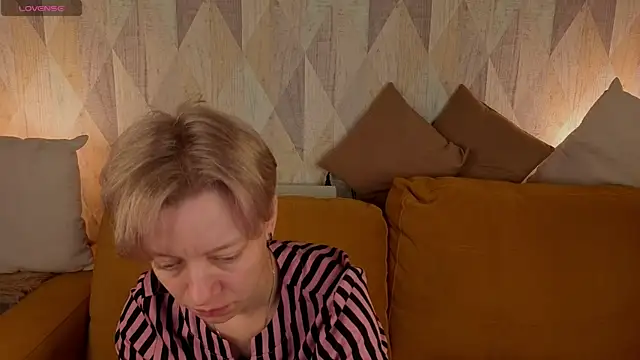 Snapshot of Michelle_Blond chatting on 8, 7, 2026 Michelle Blond online show from 8, 7, 2026