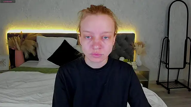 Michelle Blond online show from 12, 3, 2026