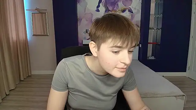 EmiliaYours online show from 19, 10, 2025