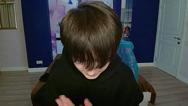 EmiliaYours online show from 15, 2, 2025