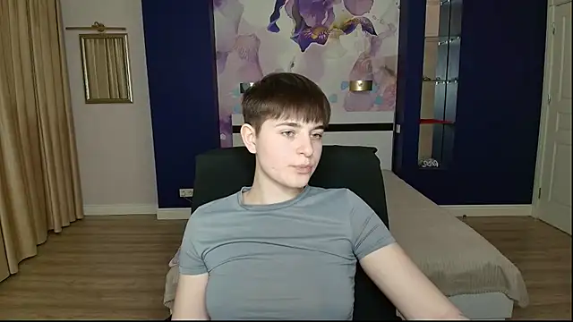 EmiliaYours online show from 11, 1, 2026