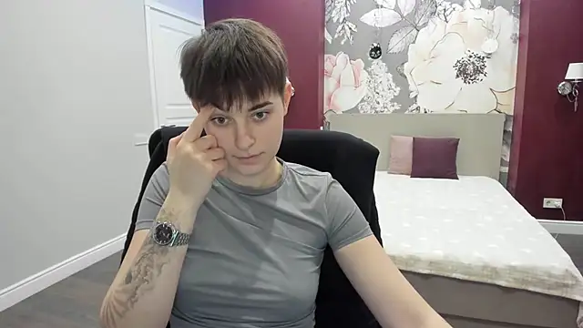 EmiliaYours online show from 29, 11, 2025