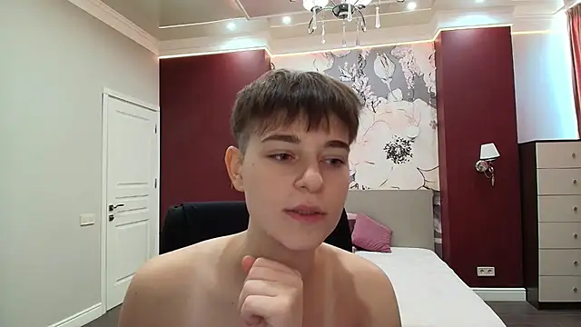 EmiliaYours online show from 22, 9, 2025