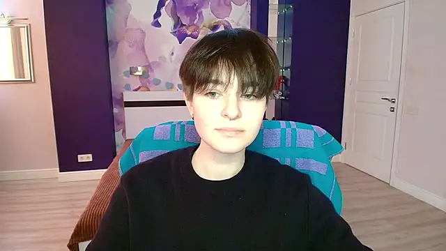 EmiliaYours online show from 18, 2, 2025