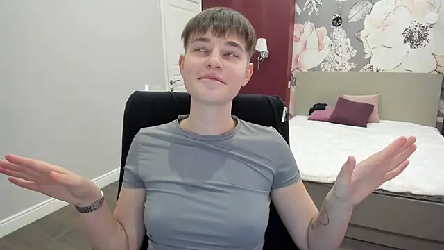 EmiliaYours online show from 21, 9, 2025