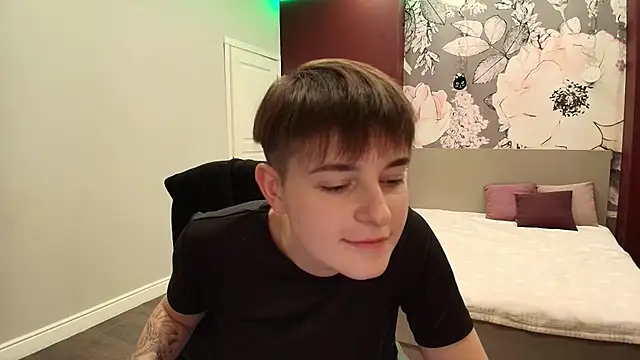 EmiliaYours online show from 29, 9, 2025