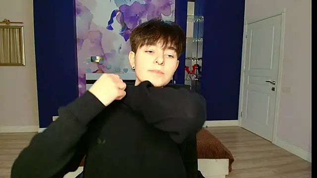 EmiliaYours online show from 25, 2, 2025