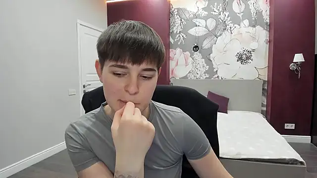 EmiliaYours online show from 10, 1, 2026