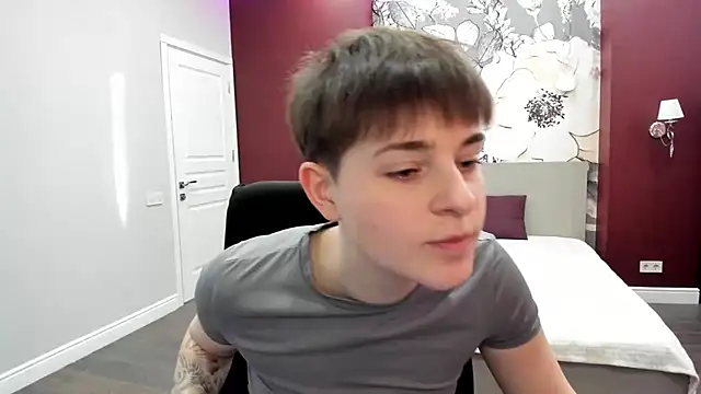 EmiliaYours online show from 7, 3, 2026