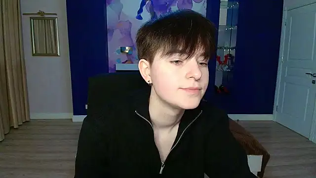 EmiliaYours online show from 1, 3, 2025