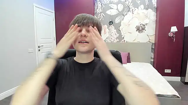 EmiliaYours online show from 14, 9, 2025