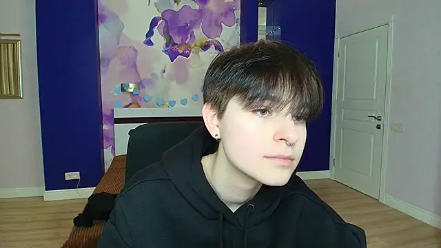 EmiliaYours online show from 14, 2, 2025