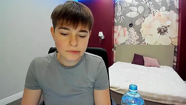 EmiliaYours online show from 11, 10, 2025