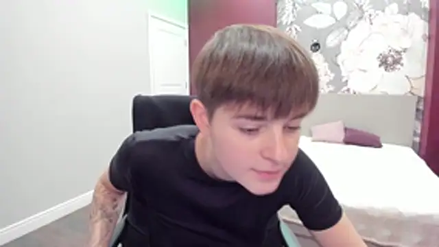 EmiliaYours online show from 10, 11, 2025