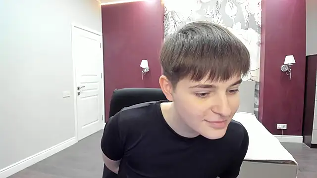 EmiliaYours online show from 5, 1, 2026