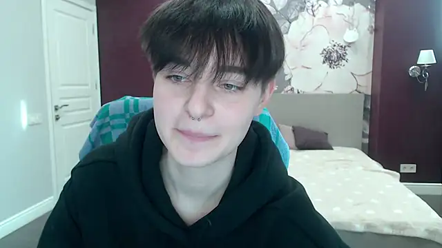 EmiliaYours online show from 18, 3, 2025