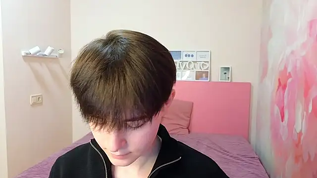 EmiliaYours online show from 28, 2, 2025