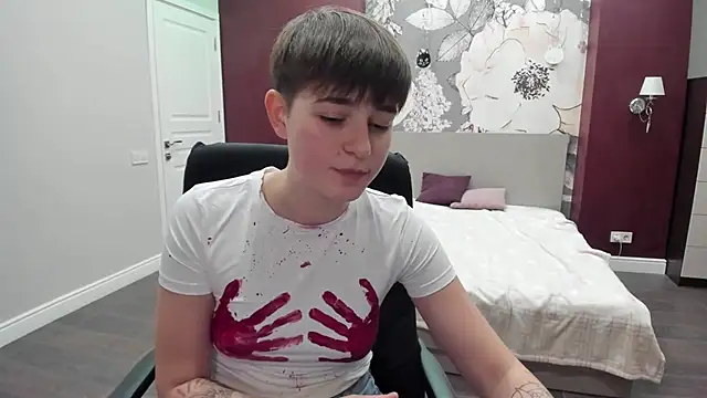 EmiliaYours online show from 3, 11, 2025