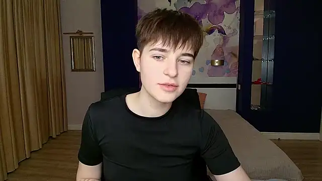 EmiliaYours online show from 2, 12, 2025