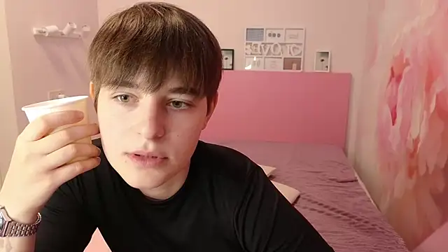 EmiliaYours online show from 20, 9, 2025