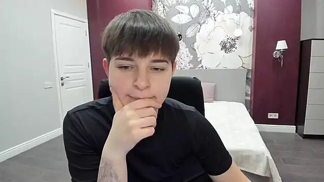 EmiliaYours online show from 17, 1, 2026