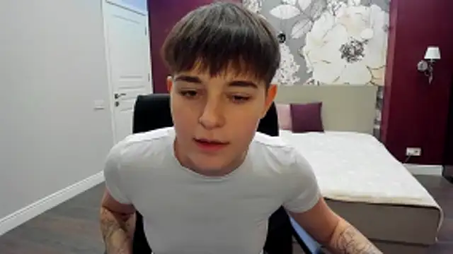 EmiliaYours online show from 28, 10, 2025