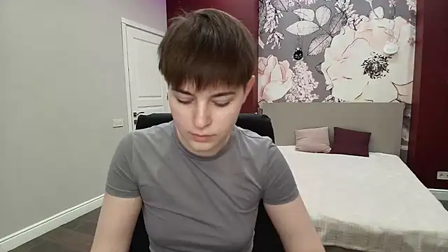 EmiliaYours online show from 15, 3, 2026