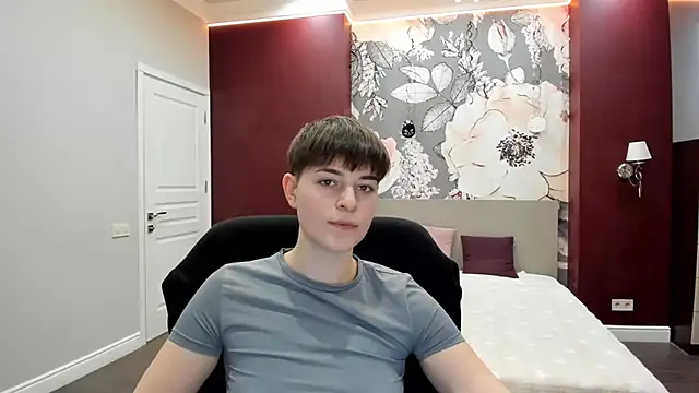 EmiliaYours online show from 1, 2, 2026