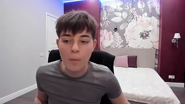 EmiliaYours online show from 30, 11, 2025