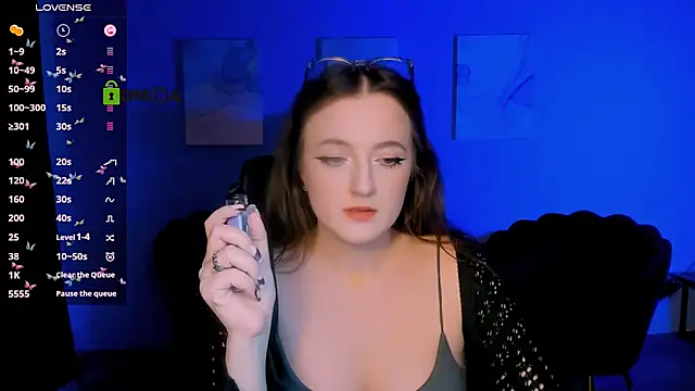 luna berryy online show from 8, 11, 2025