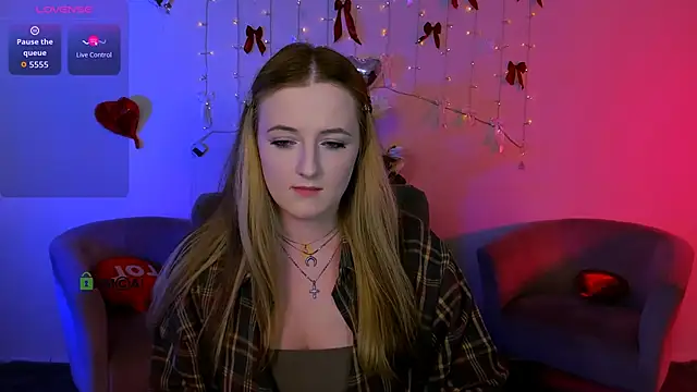 luna berryy online show from 12, 5, 2026