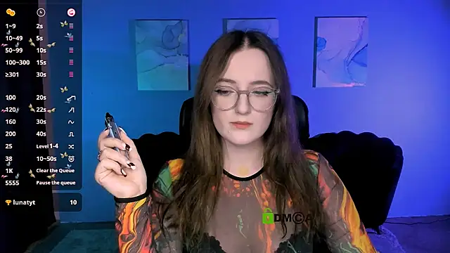 luna berryy online show from 9, 11, 2025